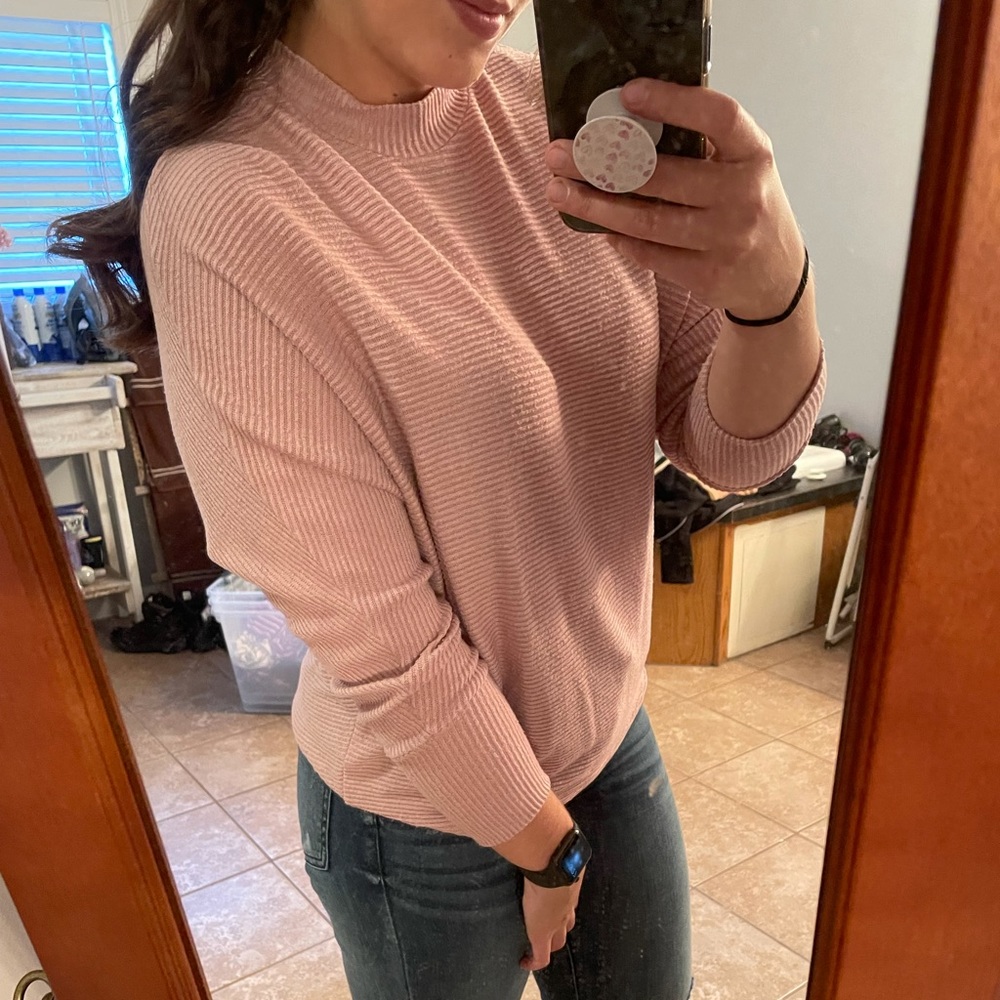 Adorable pink 3/4 sleeve shirt